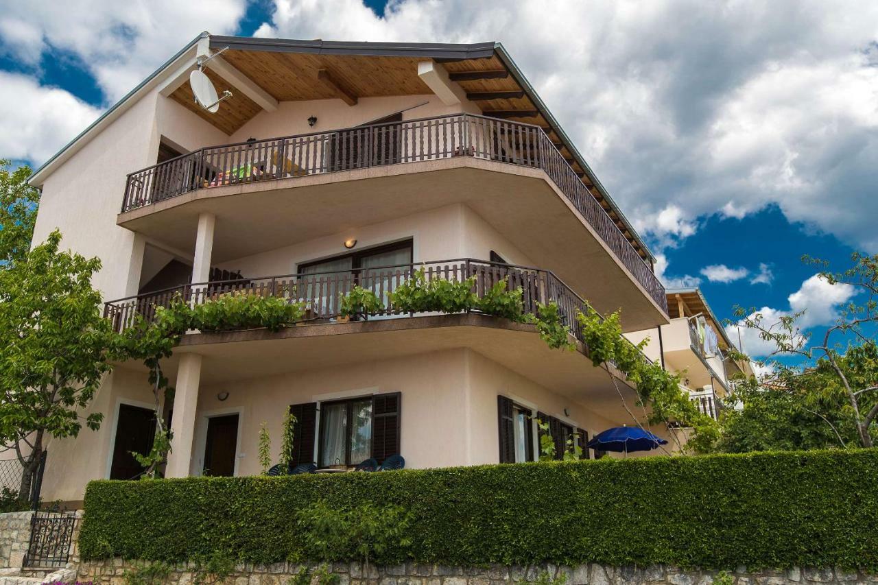 Apartments Faro & Mondo Crikvenica Luaran gambar